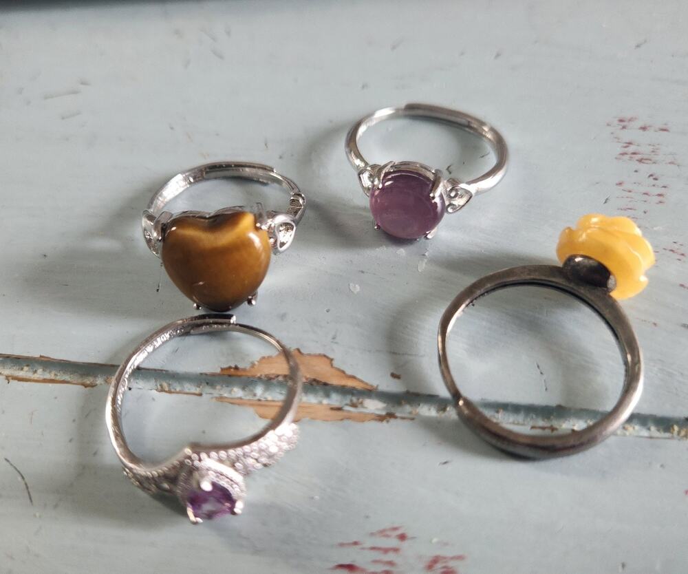 4 Adjustable Gemstone Rings Tiger Eye Amethyst Amber (Flower Silver Tone)